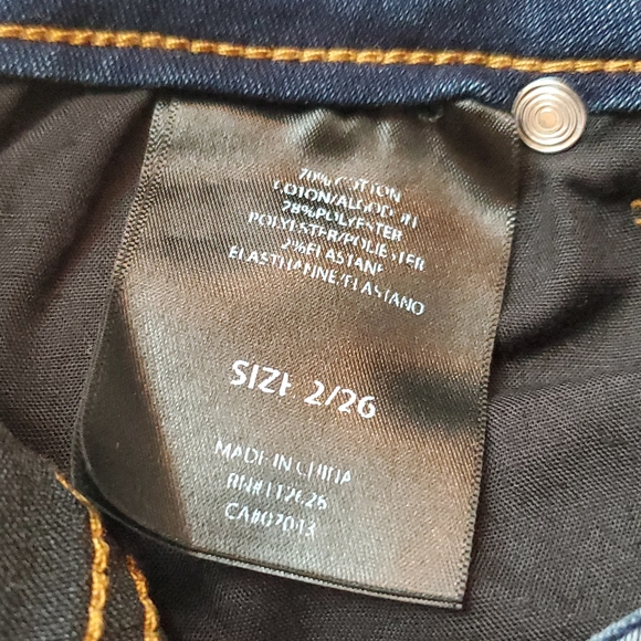 Tahari Dark Wash Lightweight Soft Mid Rise Skinny Blue Jeans Size 2 Waist 24 In - Picture 3 of 4